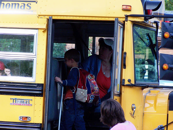 20070905 and 20070910 Andrew's First Day of School and Taking the Bus 14