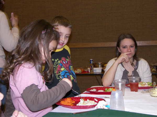 20071227-29 Christmas Dinner at Church 48