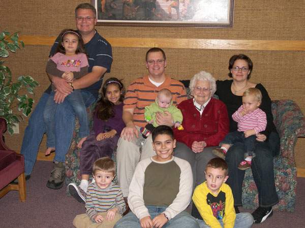 20071227-29 Christmas Dinner at Church 88